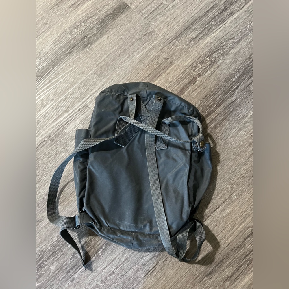 Fjallraven Black Backpack Compact Durable Design - Picture 3 of 3